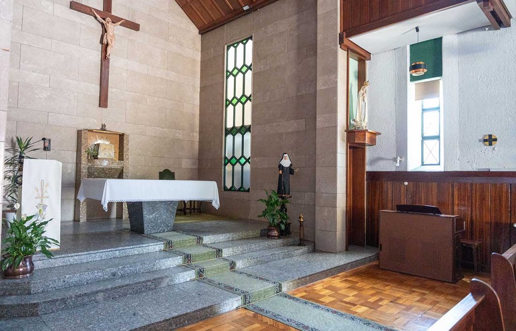 altar-capela-igreja-externato-santa-joana