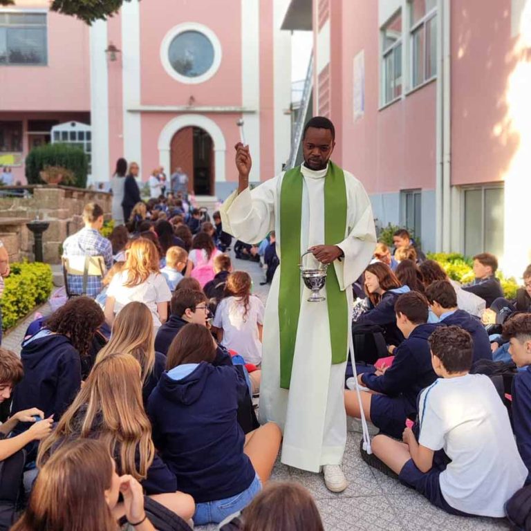 bencao-mochilas-externato-santa-joana-01