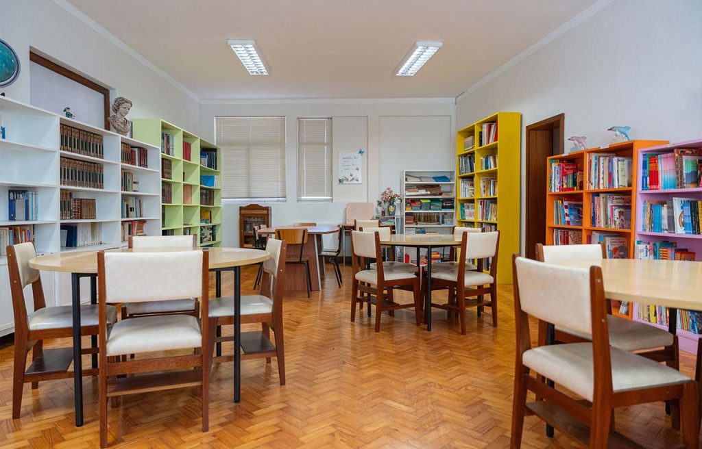 biblioteca-livros-estudo-externato-santa-joana-ermesinde