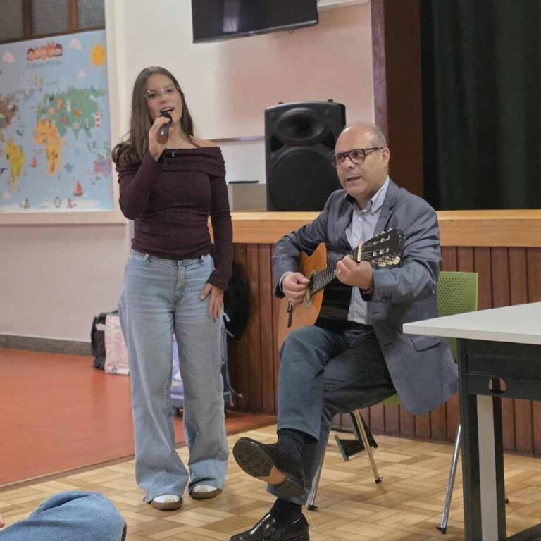 Pequenas-cancoes-Grandes-Coracoes-externato-santa-joana